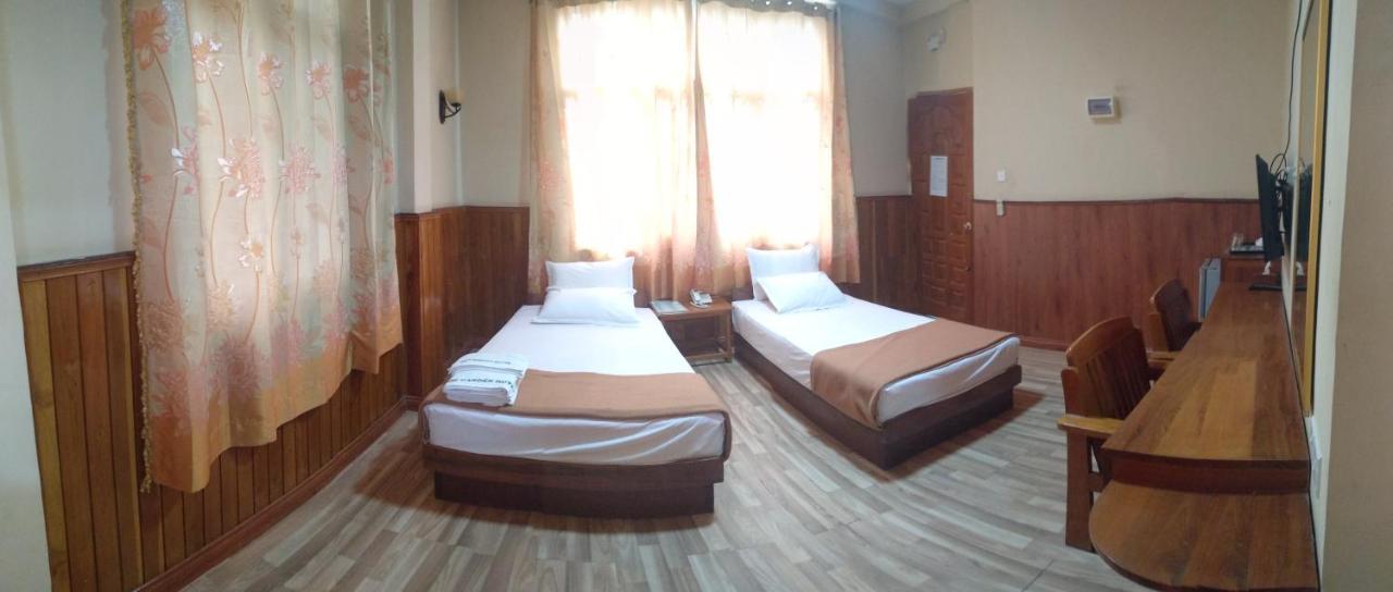 Jade Garden Hotel Bago Exterior photo